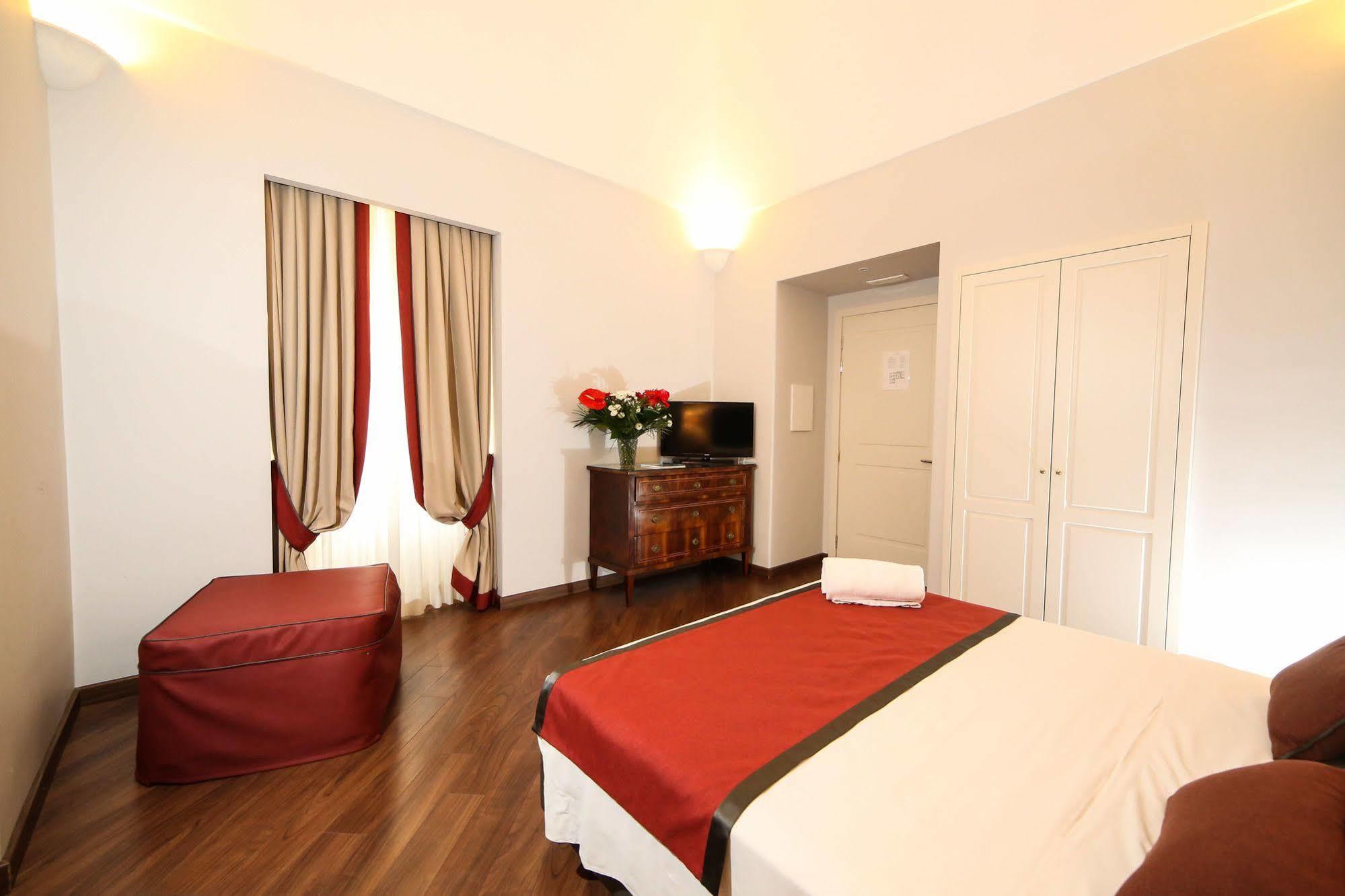 Palazzo Riario Sforza Hotell Neapel Exteriör bild